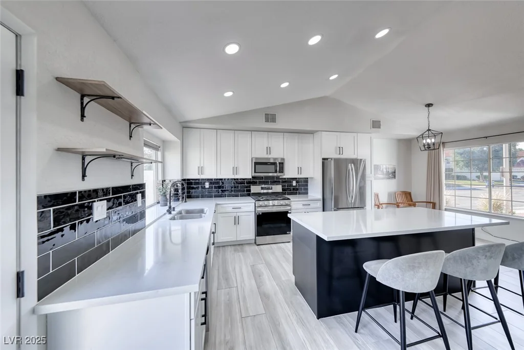 3220 Beacon Shores, Las Vegas, NV 89117