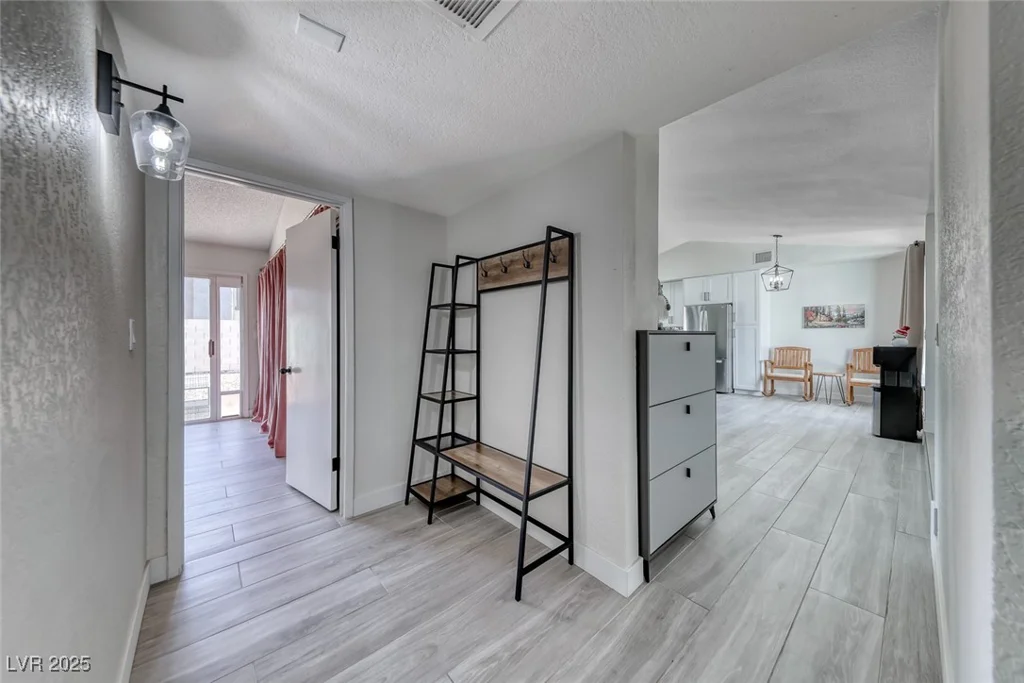 3220 Beacon Shores, Las Vegas, NV 89117