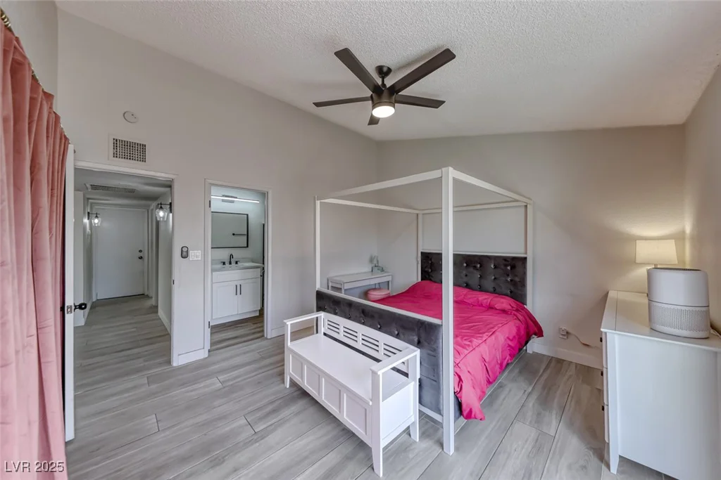 3220 Beacon Shores, Las Vegas, NV 89117