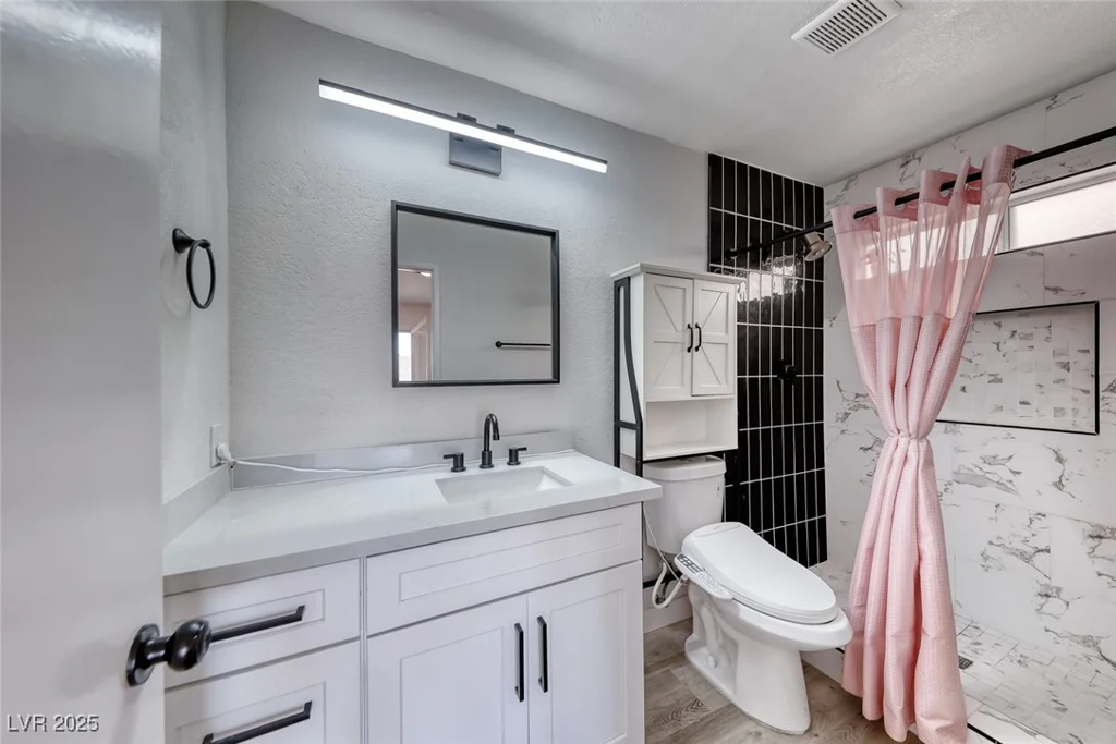 3220 Beacon Shores, Las Vegas, NV 89117