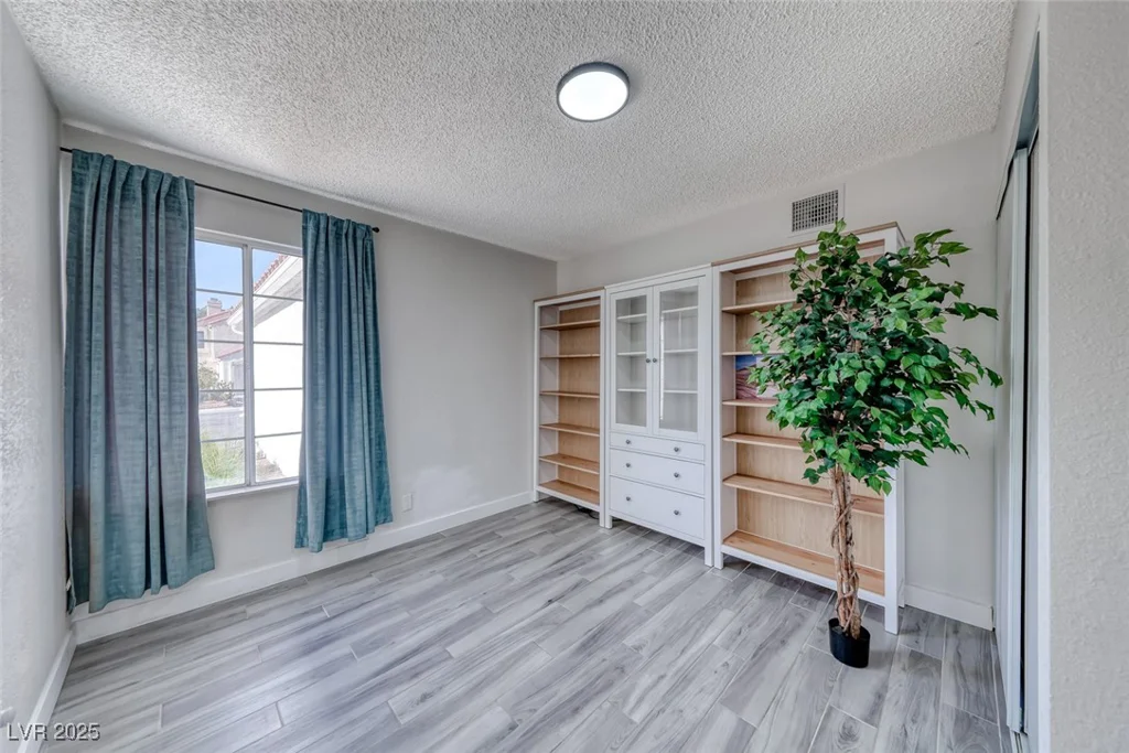 3220 Beacon Shores, Las Vegas, NV 89117
