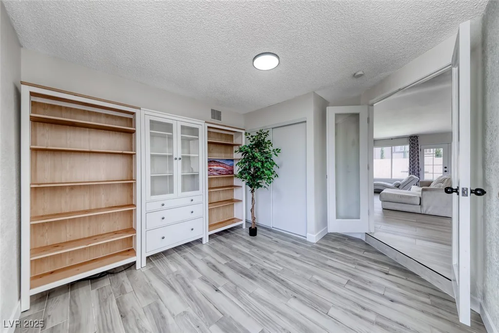 3220 Beacon Shores, Las Vegas, NV 89117
