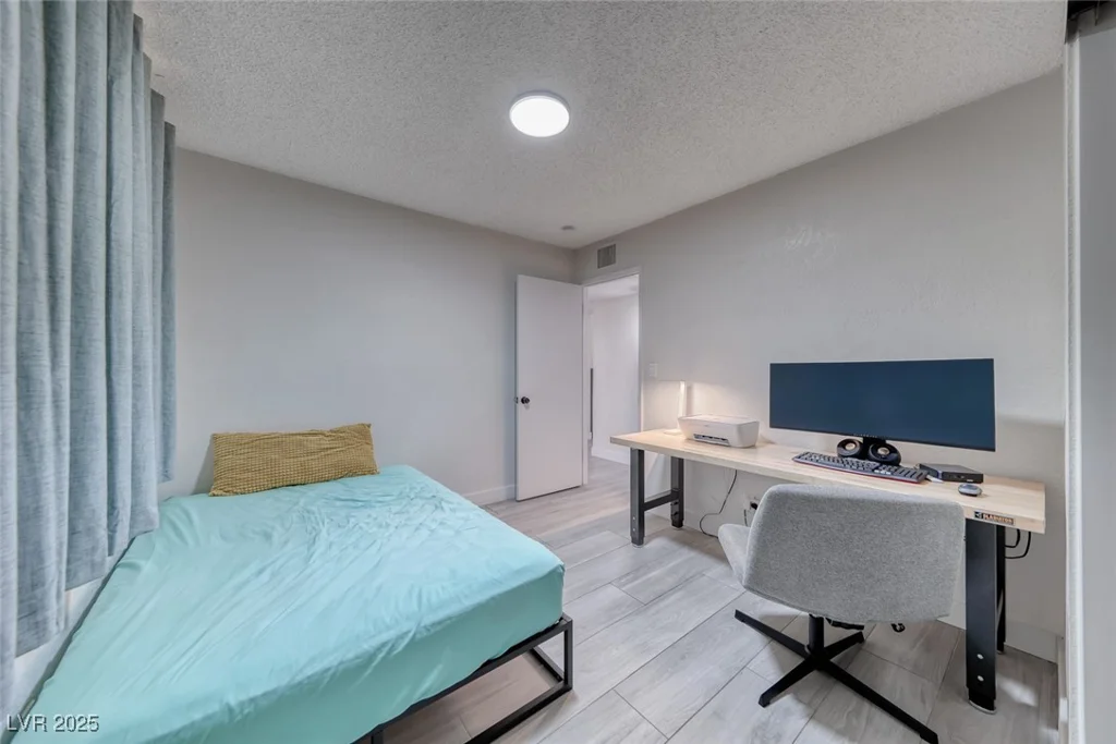 3220 Beacon Shores, Las Vegas, NV 89117