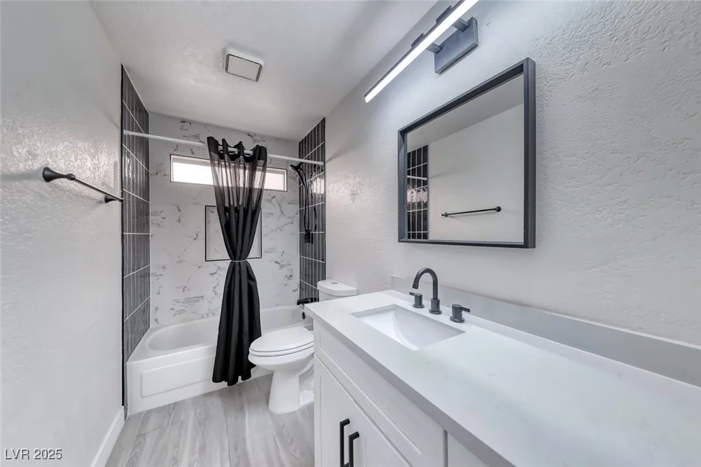 3220 Beacon Shores, Las Vegas, NV 89117