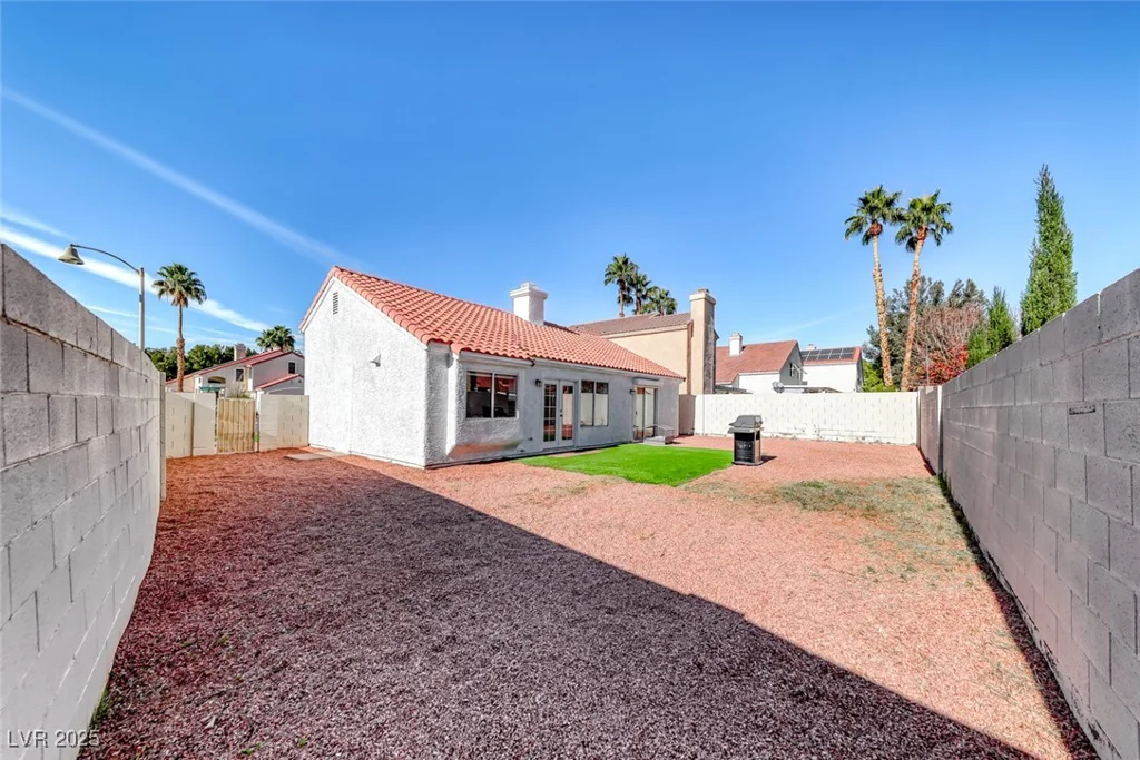 3220 Beacon Shores, Las Vegas, NV 89117