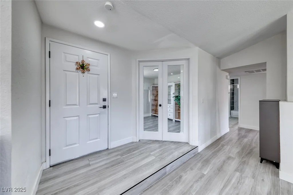 3220 Beacon Shores, Las Vegas, NV 89117