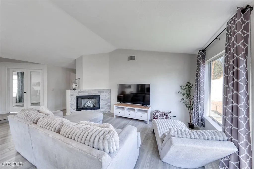 3220 Beacon Shores, Las Vegas, NV 89117