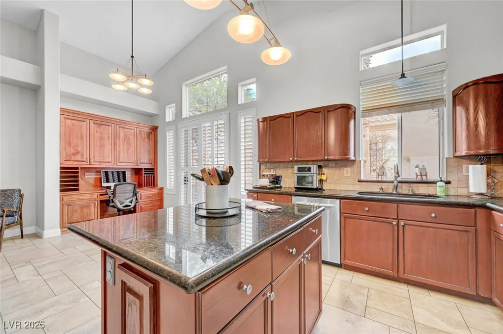 8809 Las Olivas, Las Vegas, NV 89147