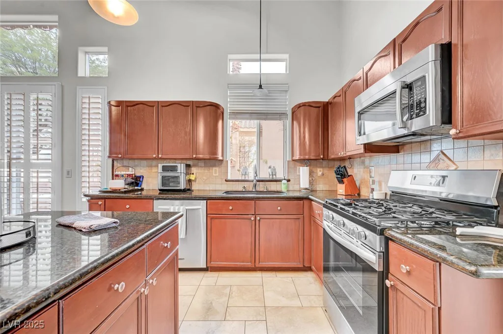 8809 Las Olivas, Las Vegas, NV 89147