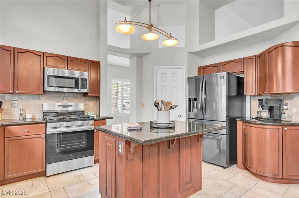 8809 Las Olivas, Las Vegas, NV 89147