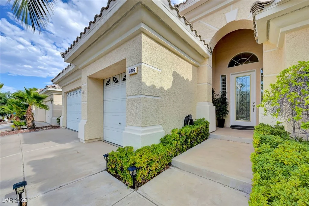 8809 Las Olivas, Las Vegas, NV 89147