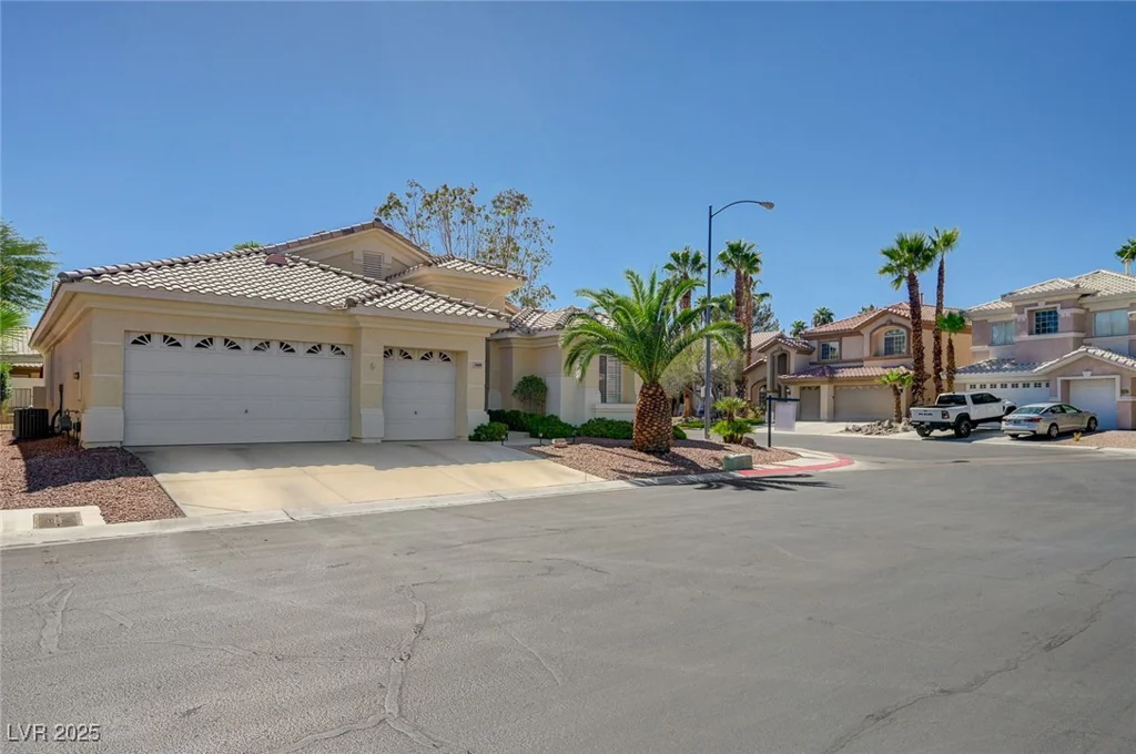 8809 Las Olivas, Las Vegas, NV 89147