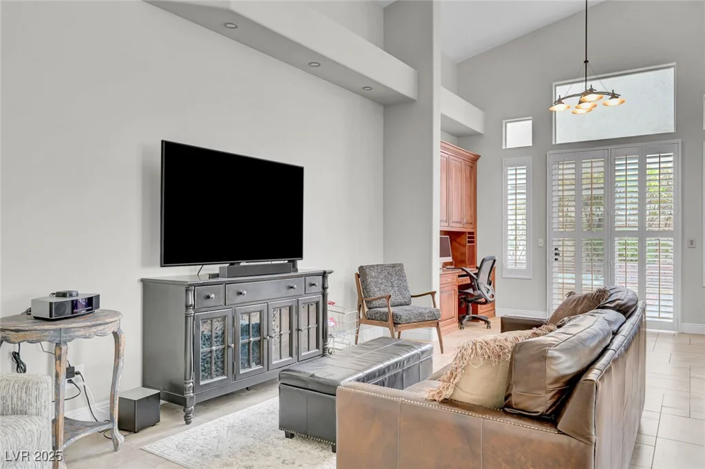8809 Las Olivas, Las Vegas, NV 89147