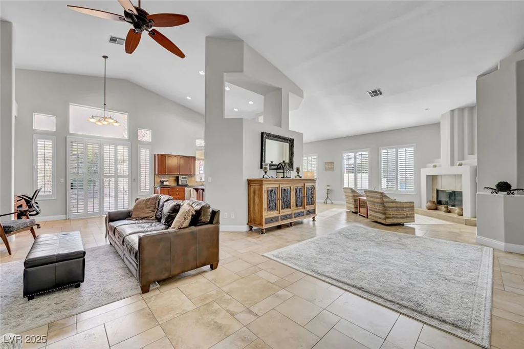 8809 Las Olivas, Las Vegas, NV 89147