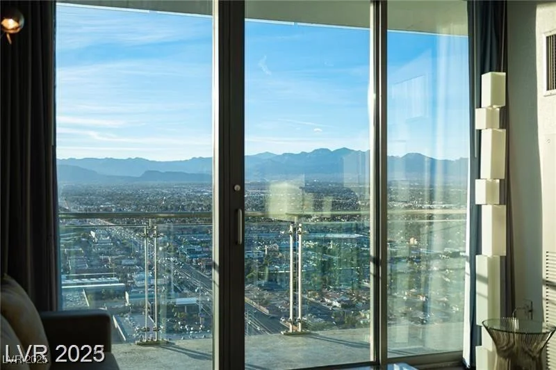 4381 Flamingo, Las Vegas, NV 89103