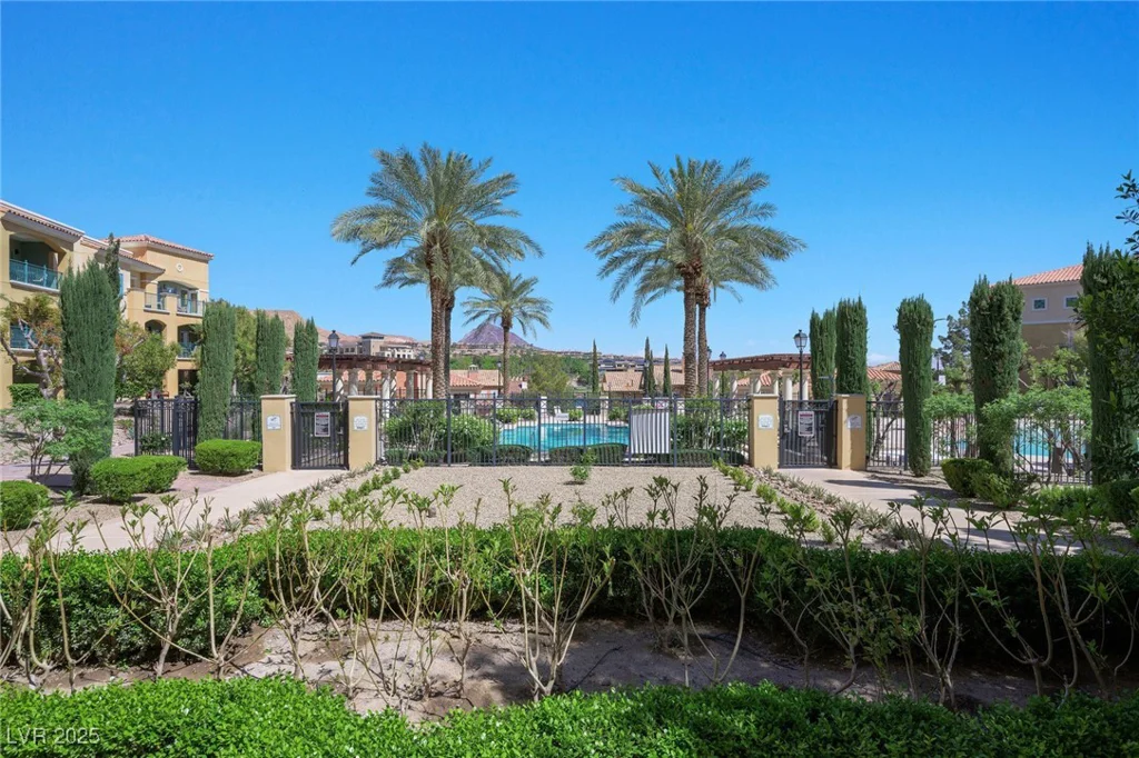 30 Strada Di Villaggio, Henderson, NV 89011