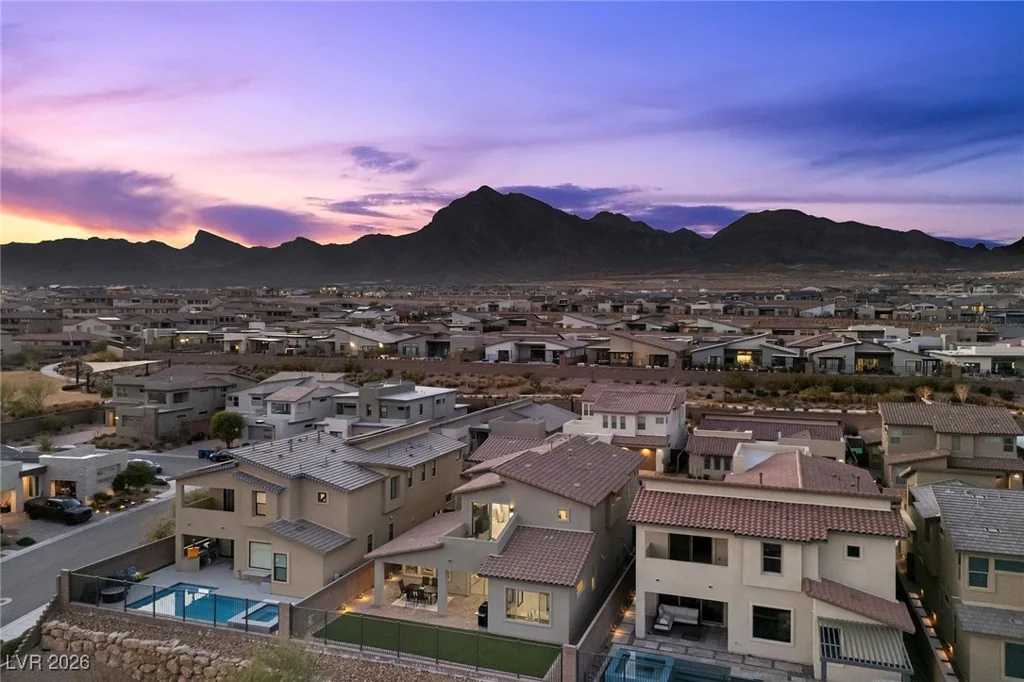 400 Crown Mesa, Las Vegas, NV 89138