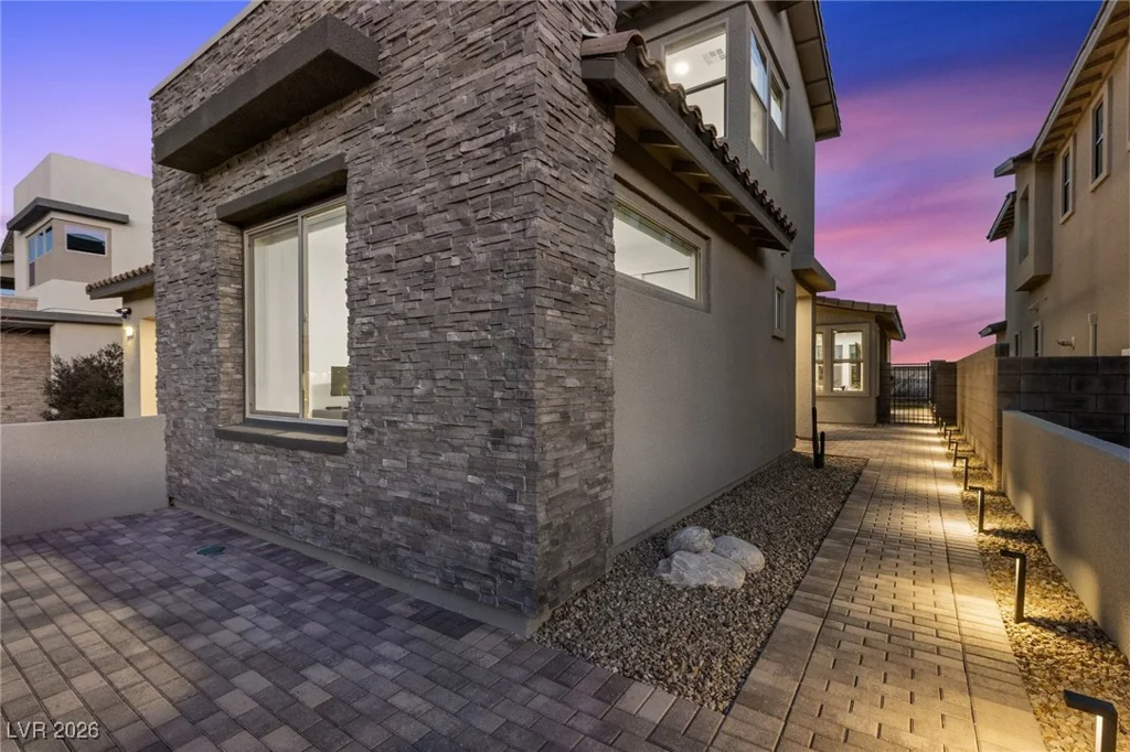 400 Crown Mesa, Las Vegas, NV 89138