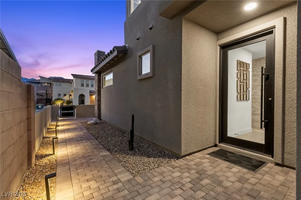 400 Crown Mesa, Las Vegas, NV 89138