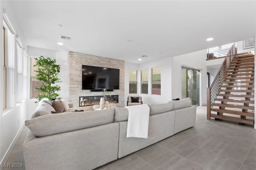 400 Crown Mesa, Las Vegas, NV 89138