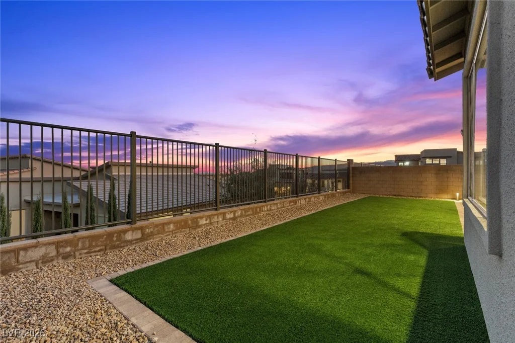 400 Crown Mesa, Las Vegas, NV 89138