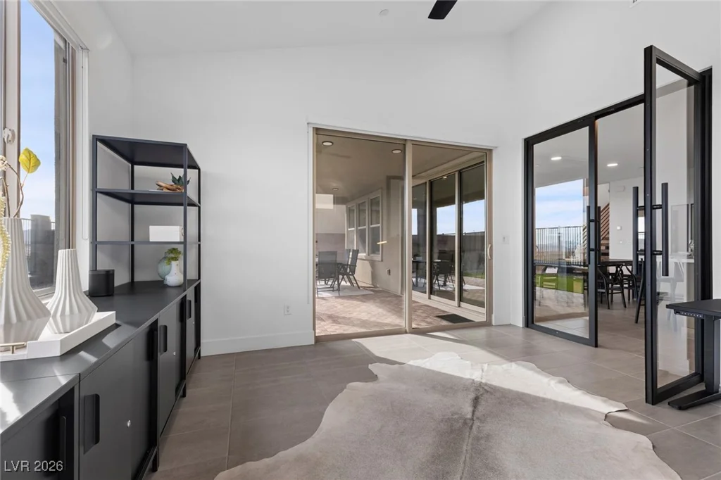 400 Crown Mesa, Las Vegas, NV 89138