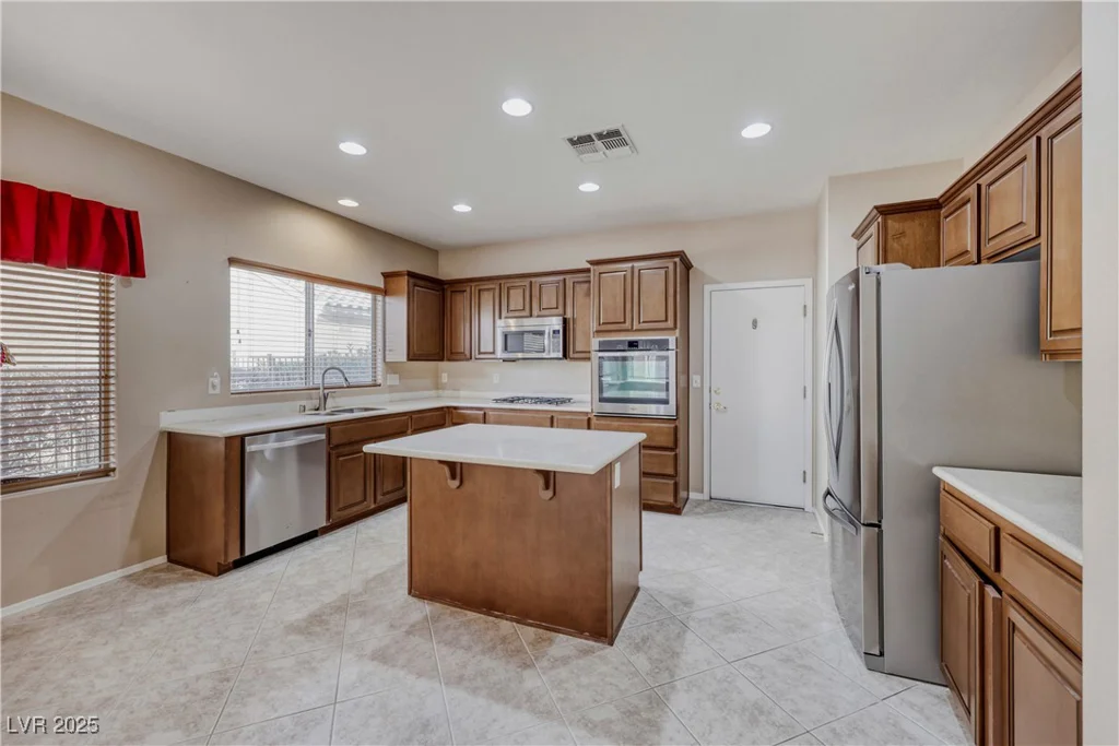 2585 Forest City, Henderson, NV 89052