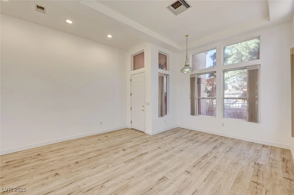 10725 Mission Lakes, Las Vegas, NV 89134