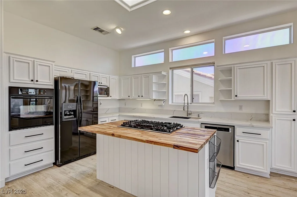 10725 Mission Lakes, Las Vegas, NV 89134