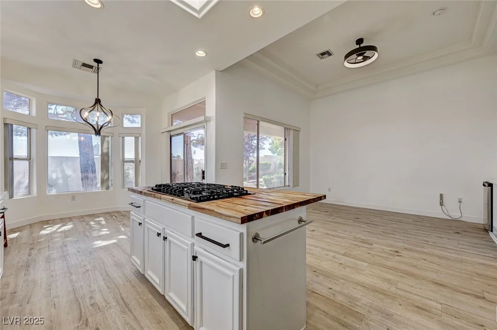 10725 Mission Lakes, Las Vegas, NV 89134