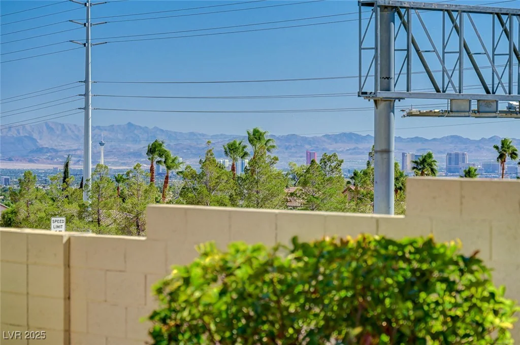 10725 Mission Lakes, Las Vegas, NV 89134