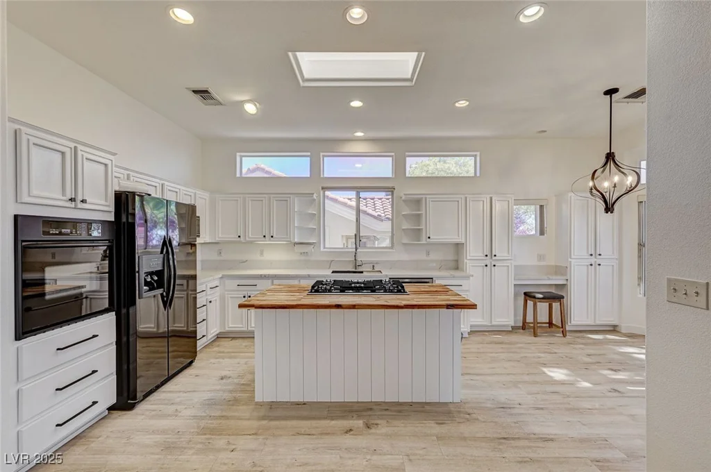 10725 Mission Lakes, Las Vegas, NV 89134