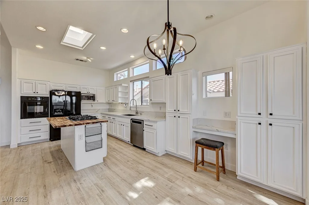10725 Mission Lakes, Las Vegas, NV 89134