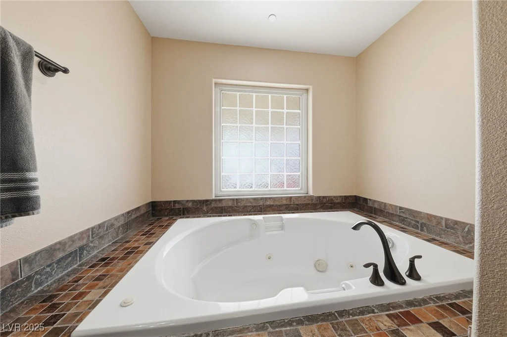 1285 Embry, Moapa, NV 89025