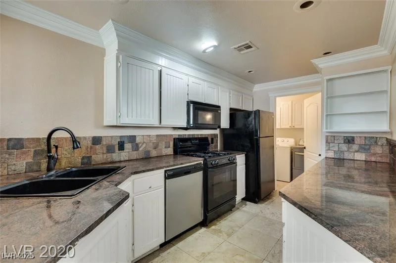 7400 Flamingo, Las Vegas, NV 89147