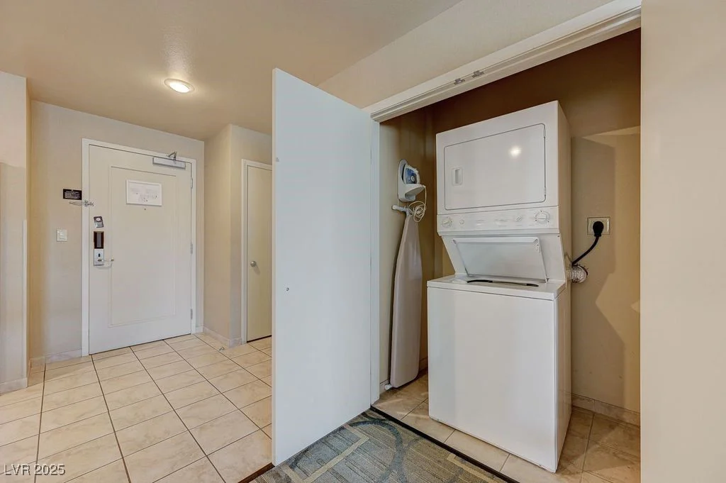 211 Flamingo, Las Vegas, NV 89169