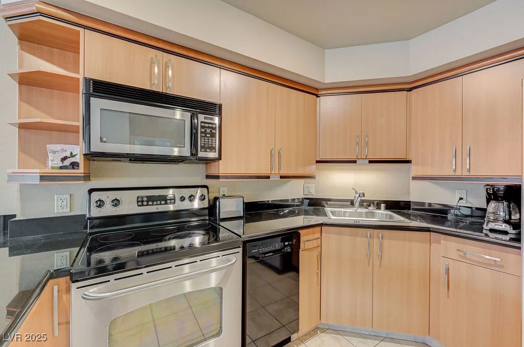 211 Flamingo, Las Vegas, NV 89169