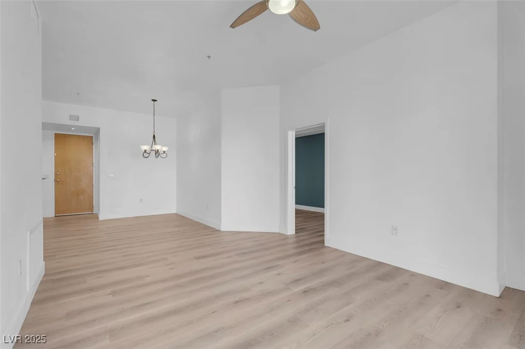 75 Agate, Las Vegas, NV 89123