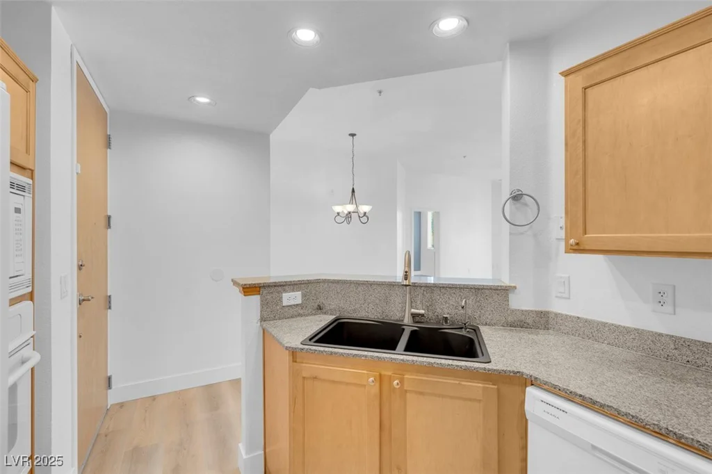75 Agate, Las Vegas, NV 89123