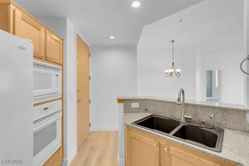 75 Agate, Las Vegas, NV 89123