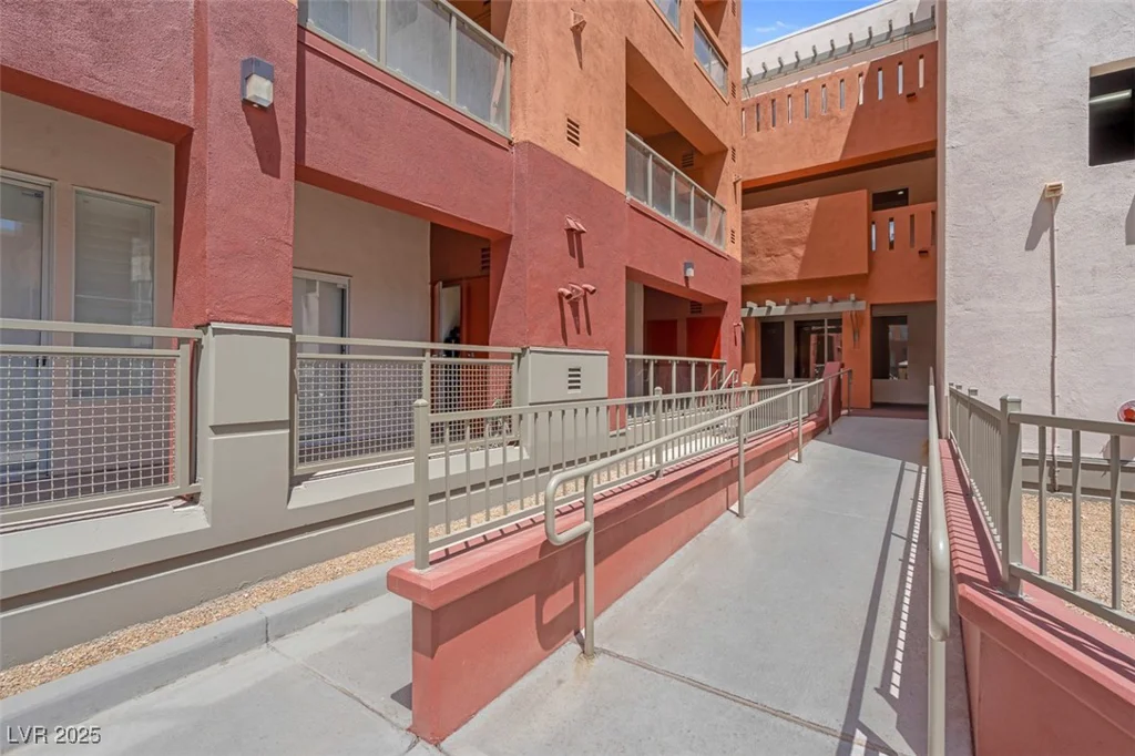 75 Agate, Las Vegas, NV 89123