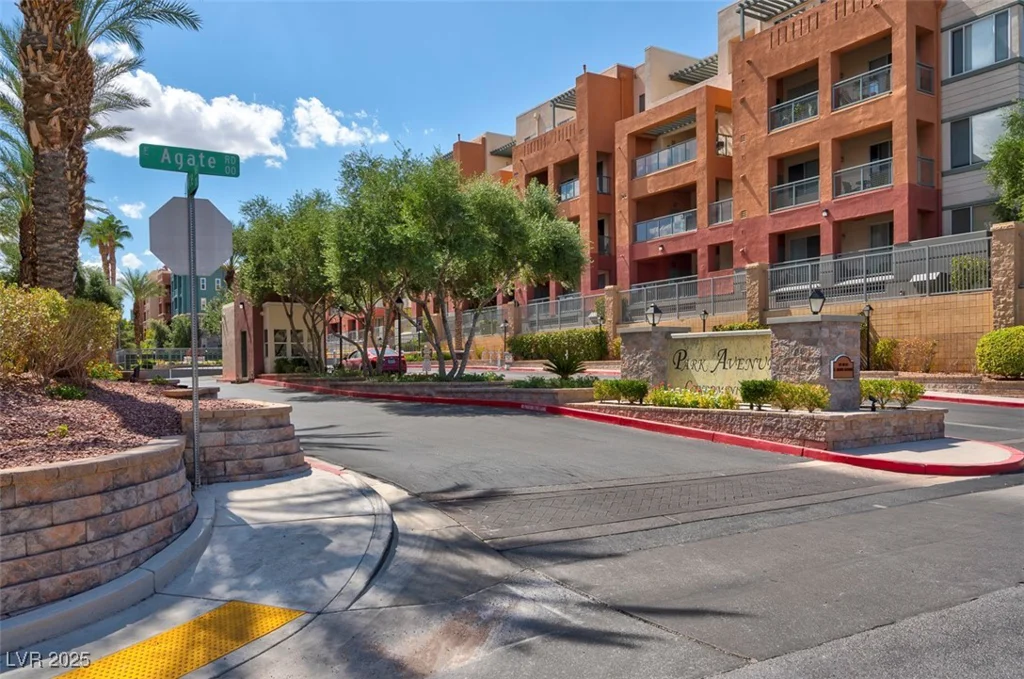 75 Agate, Las Vegas, NV 89123