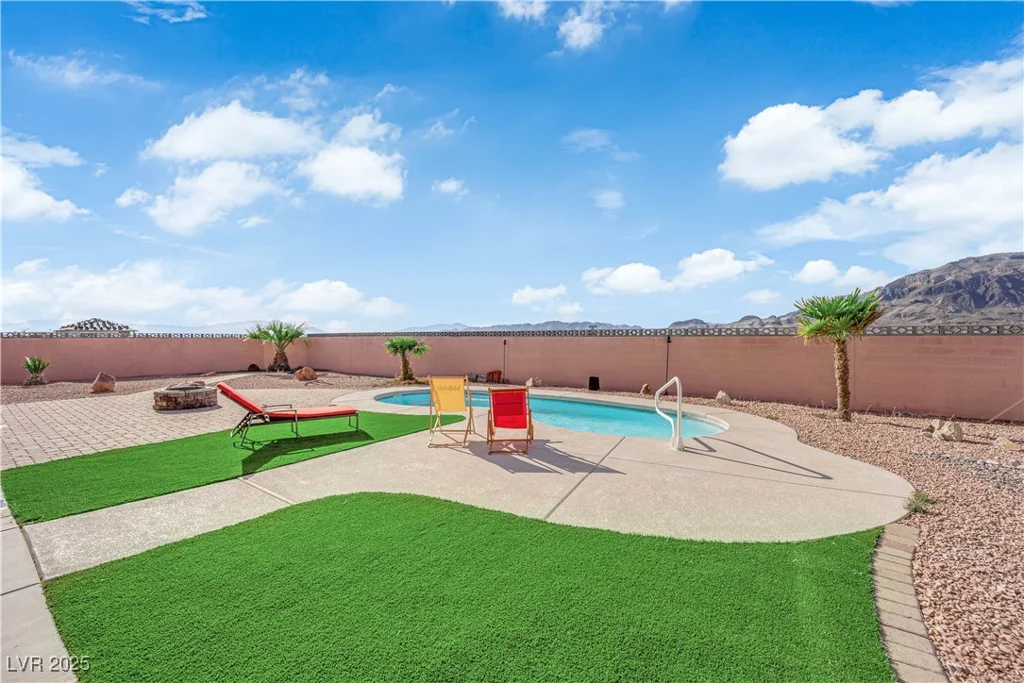 5260 Faust, Pahrump, NV 89060