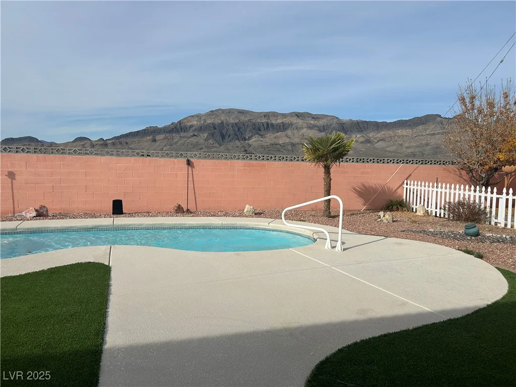 5260 Faust, Pahrump, NV 89060