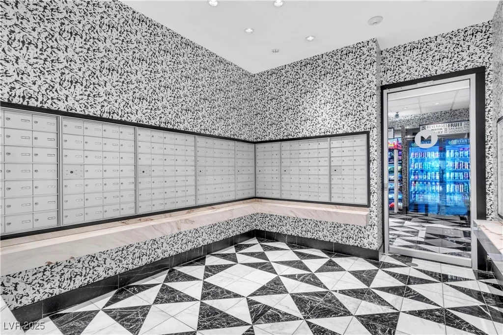 4471 Dean Martin, Las Vegas, NV 89103