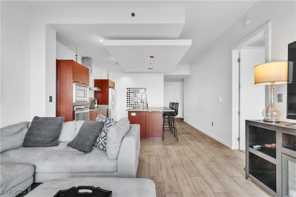 4471 Dean Martin, Las Vegas, NV 89103
