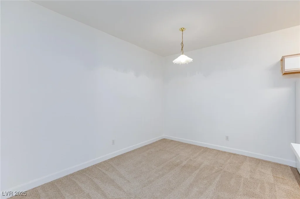 5751 Hacienda, Las Vegas, NV 89122