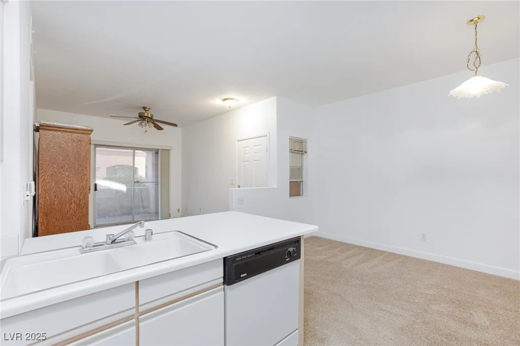 5751 Hacienda, Las Vegas, NV 89122