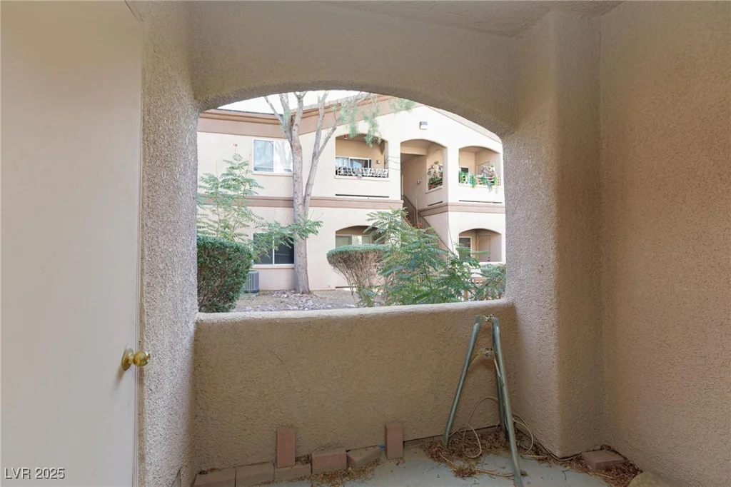 5751 Hacienda, Las Vegas, NV 89122