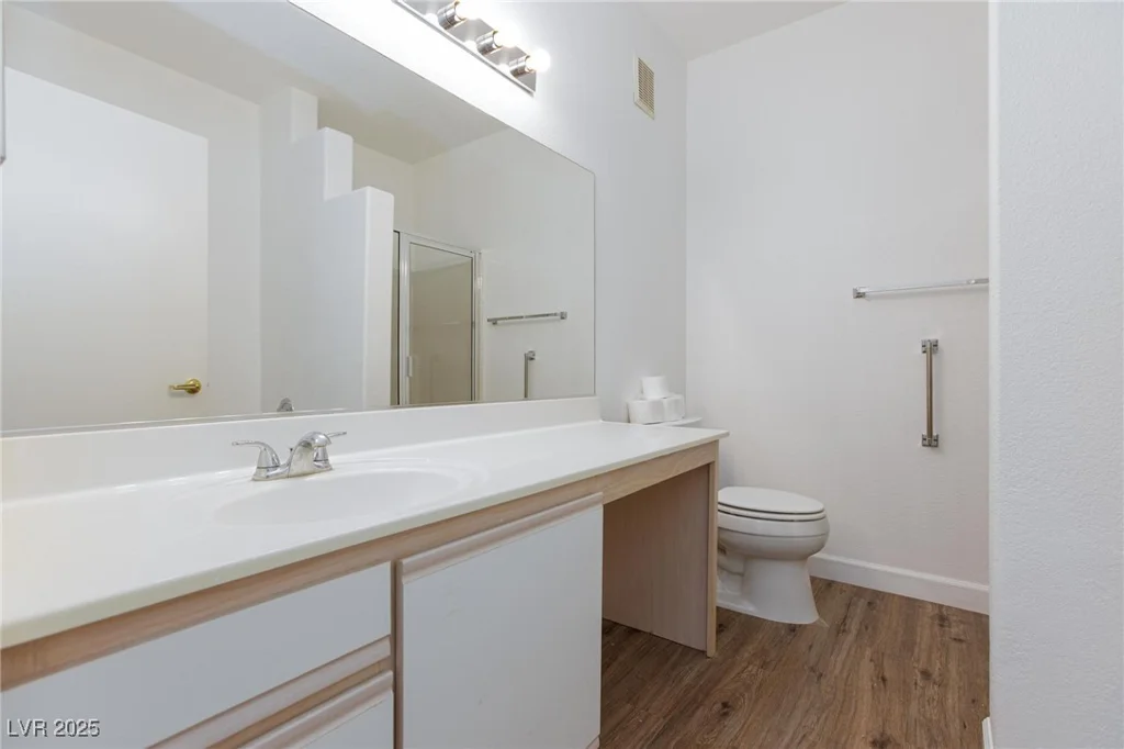 5751 Hacienda, Las Vegas, NV 89122